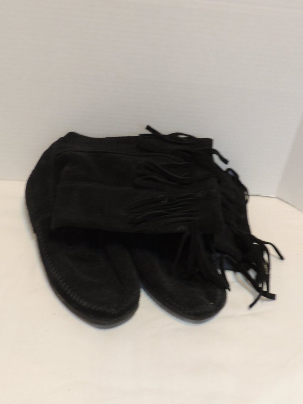 Minnetonka Moccasin Shoes Woman Size 9 Black Shin High Outdoor Shoes